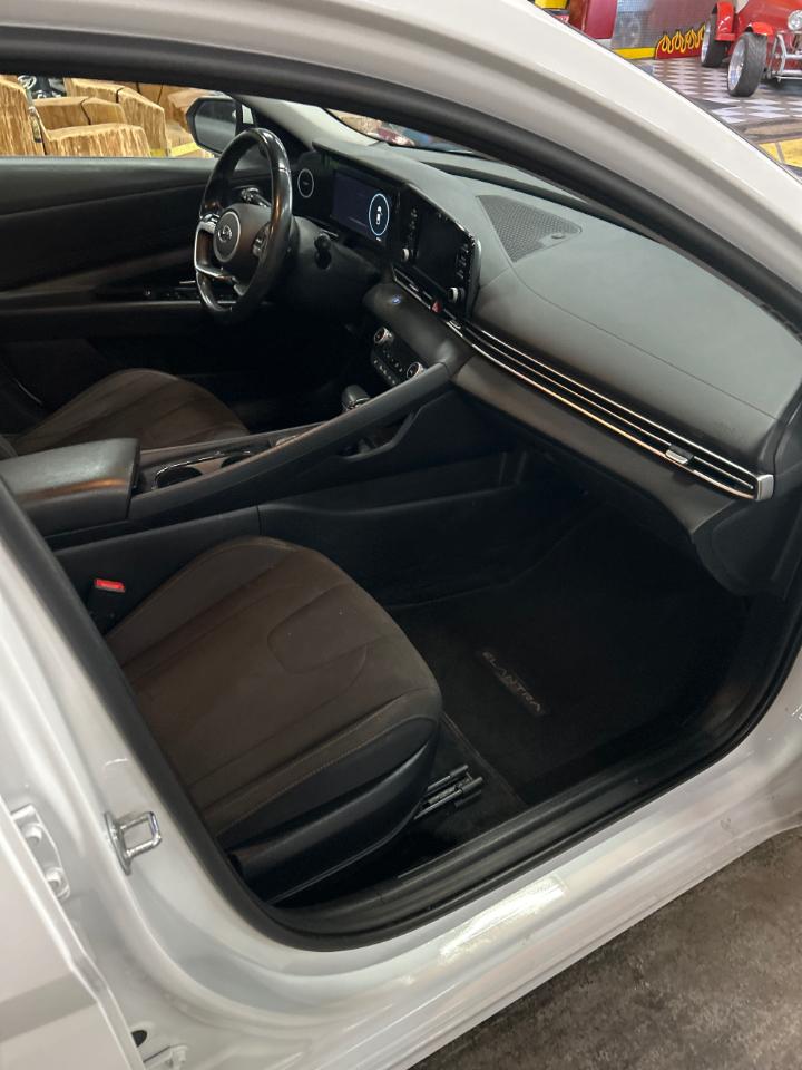 Hyundai Elantra SEL 2021