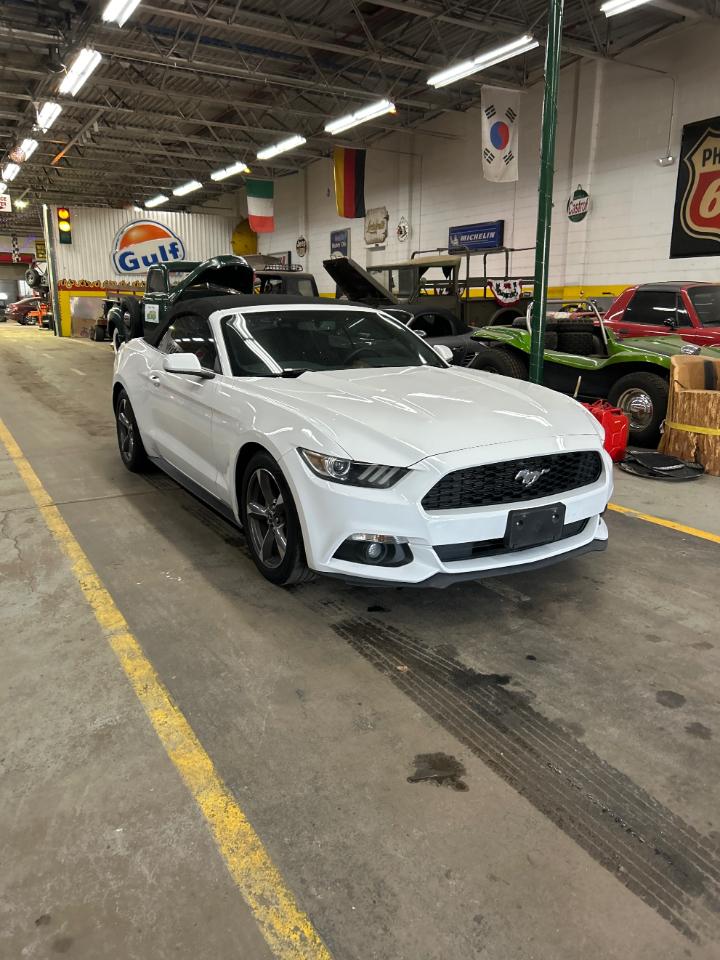 Ford Mustang V6 Convertible 2015