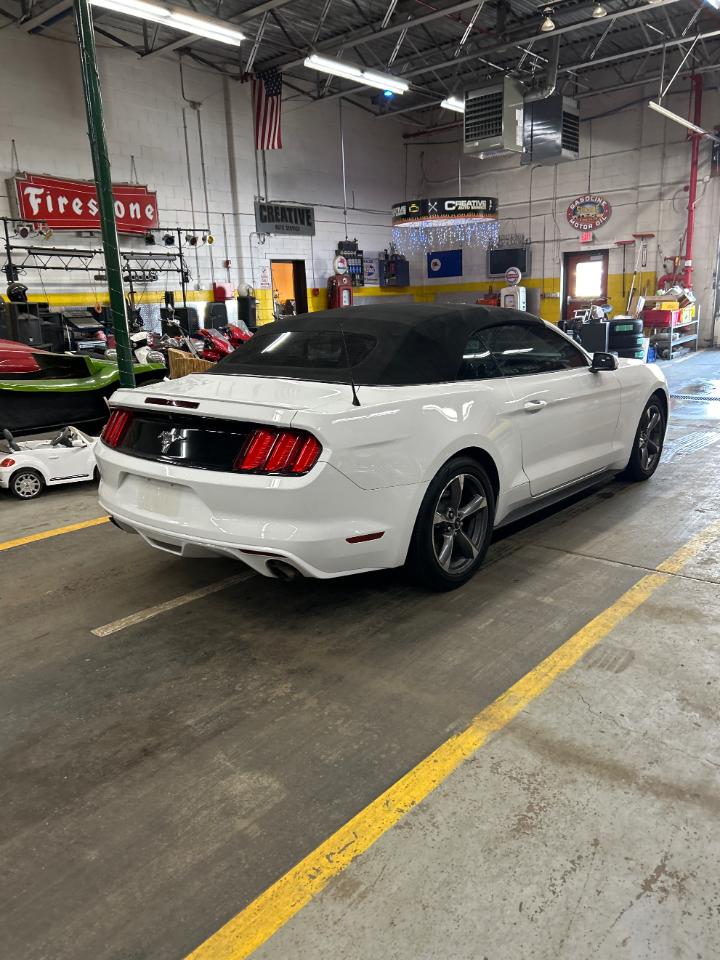 Ford Mustang V6 Convertible 2015