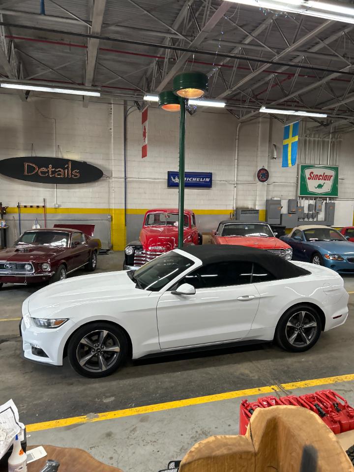 Ford Mustang V6 Convertible 2015