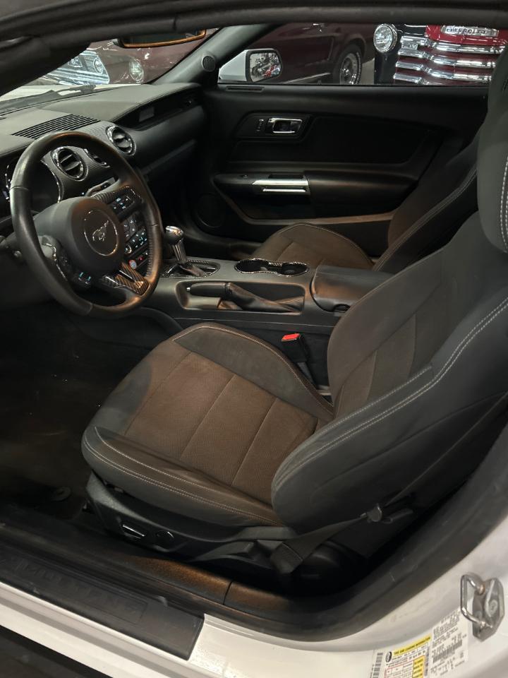 Ford Mustang V6 Convertible 2015