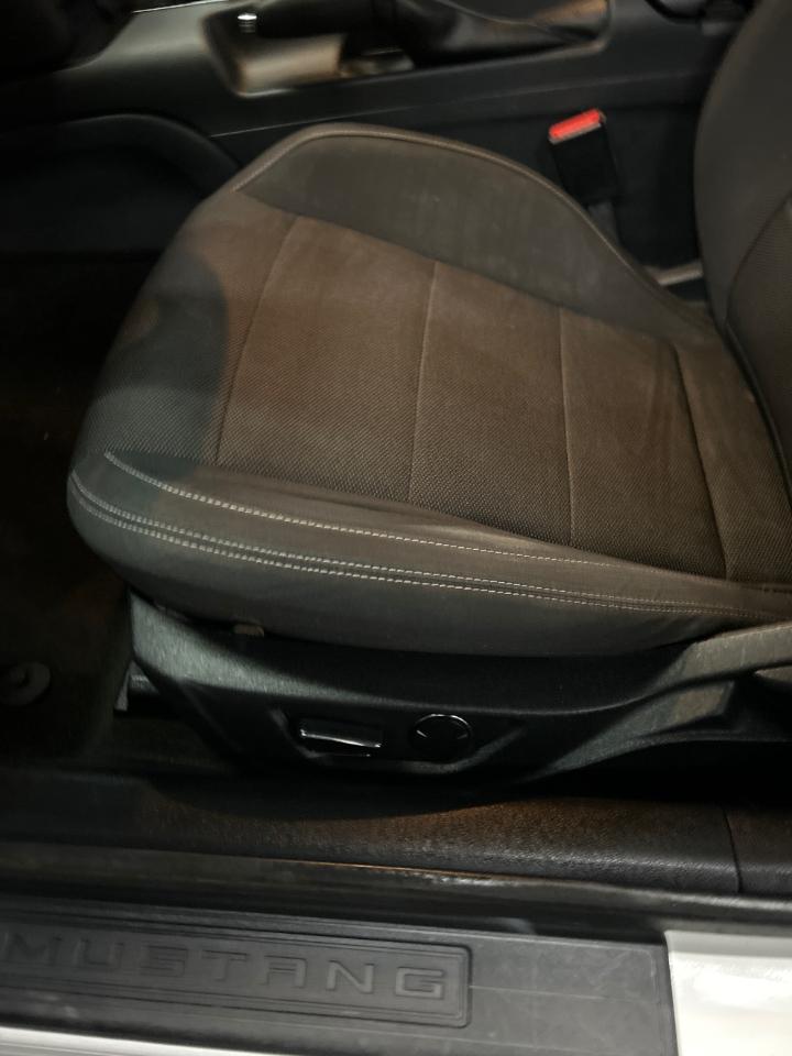 Ford Mustang V6 Convertible 2015