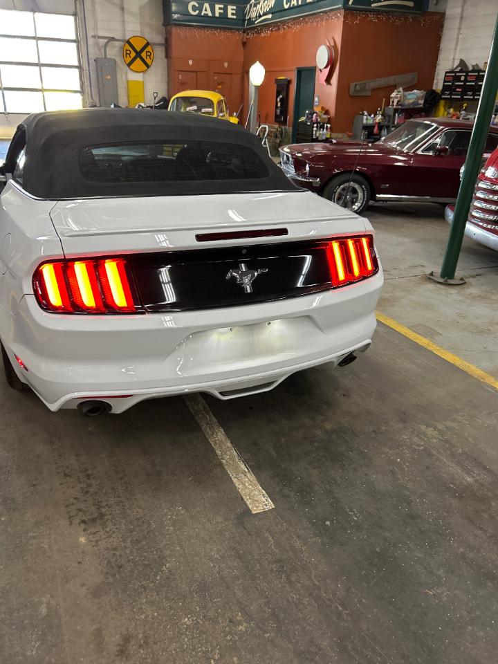 Ford Mustang V6 Convertible 2015