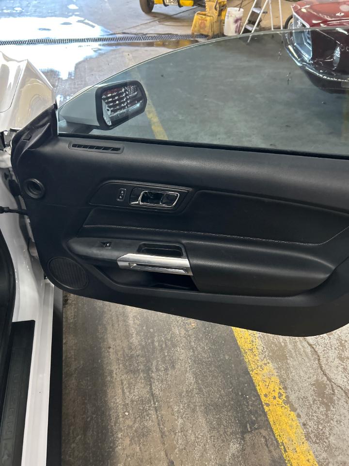 Ford Mustang V6 Convertible 2015