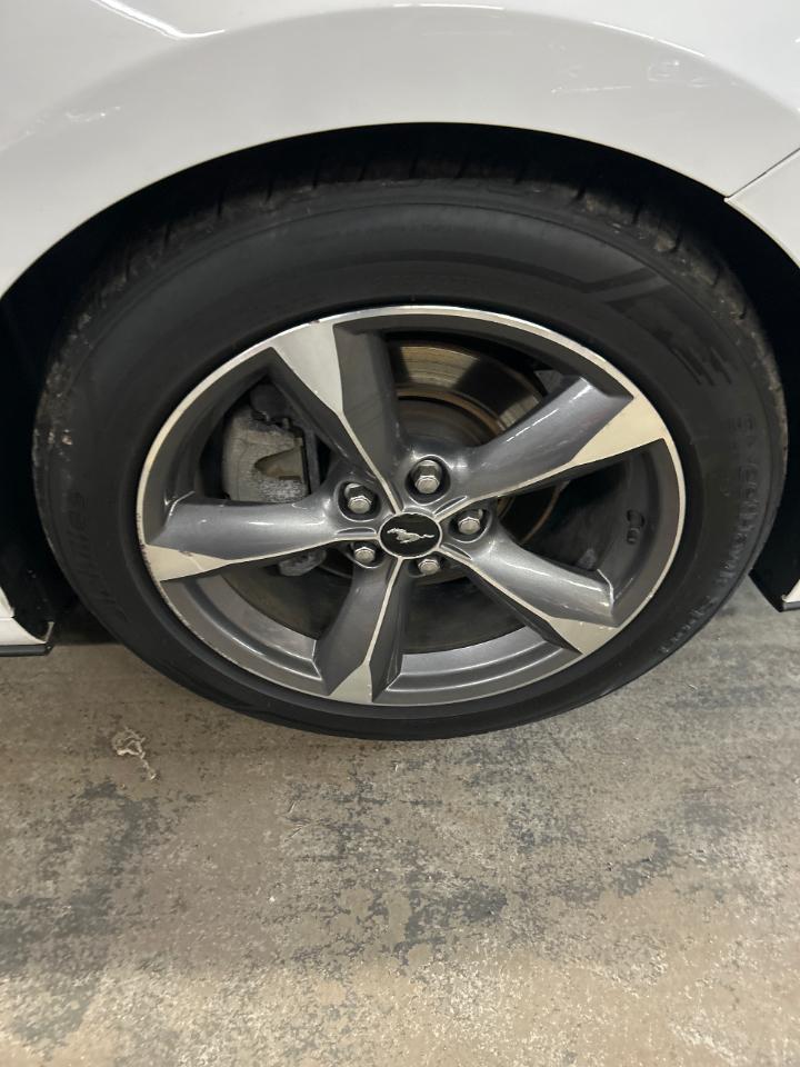 Ford Mustang V6 Convertible 2015