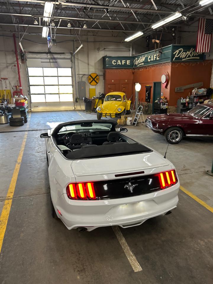 Ford Mustang V6 Convertible 2015