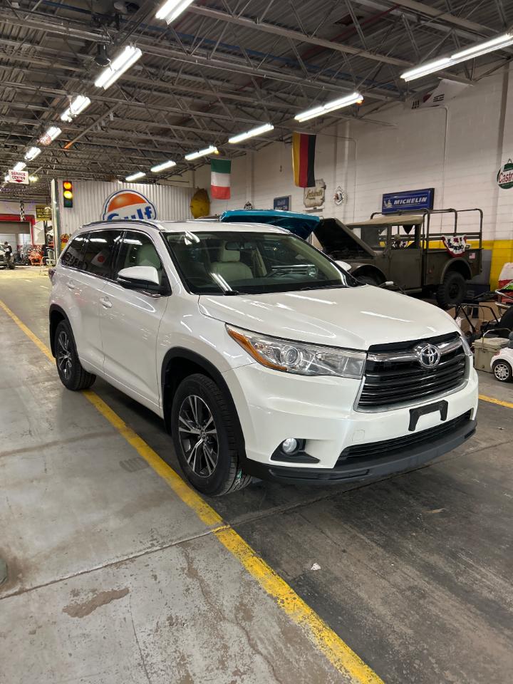 Toyota Highlander XLE AWD V6 2016