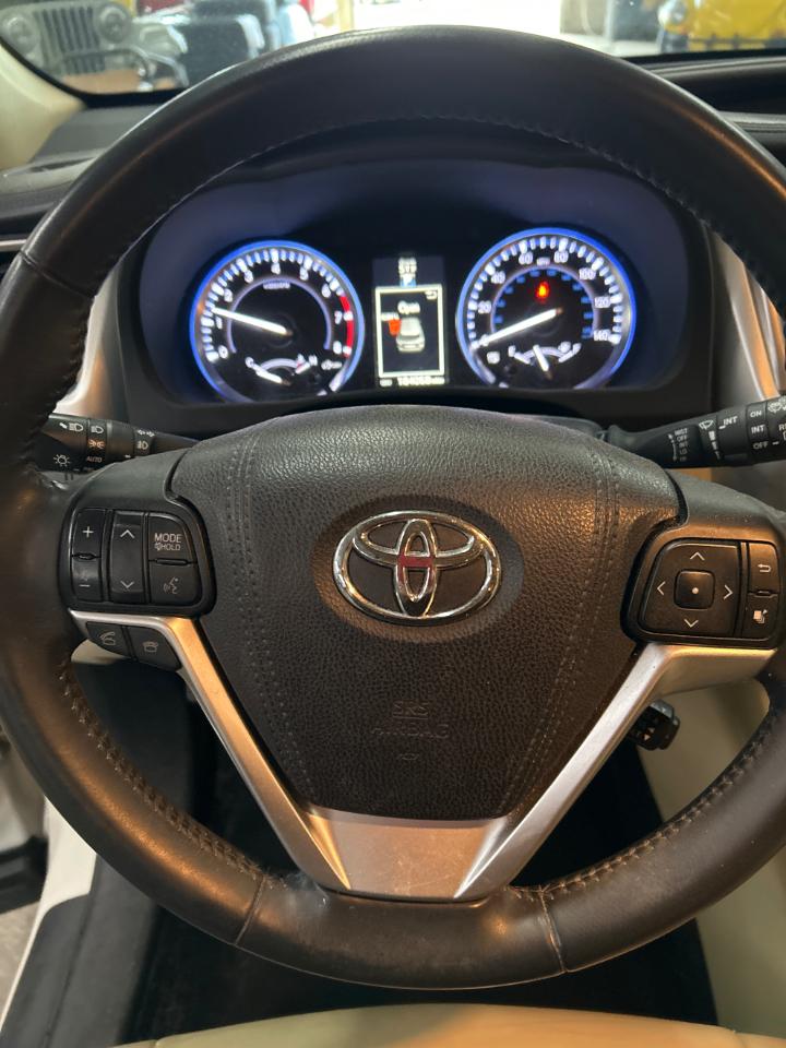 Toyota Highlander XLE AWD V6 2016
