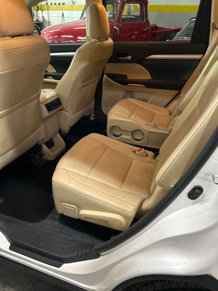 Toyota Highlander XLE AWD V6 2016