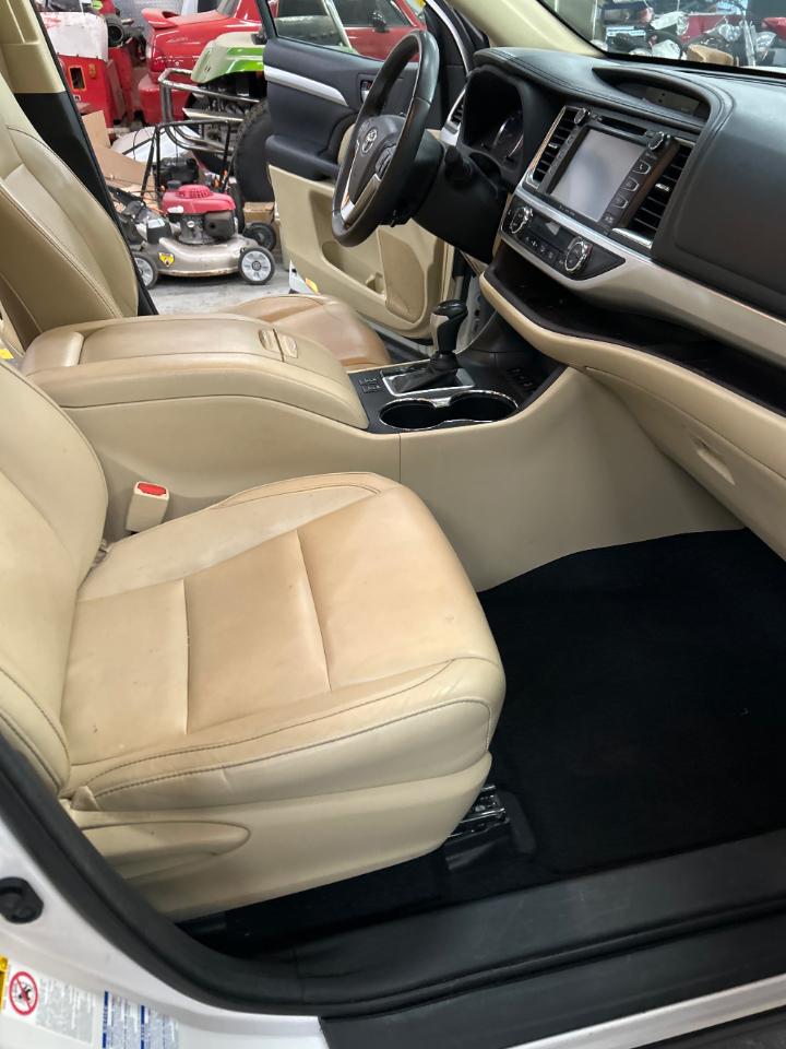 Toyota Highlander XLE AWD V6 2016