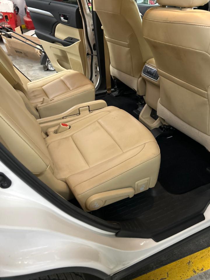 Toyota Highlander XLE AWD V6 2016
