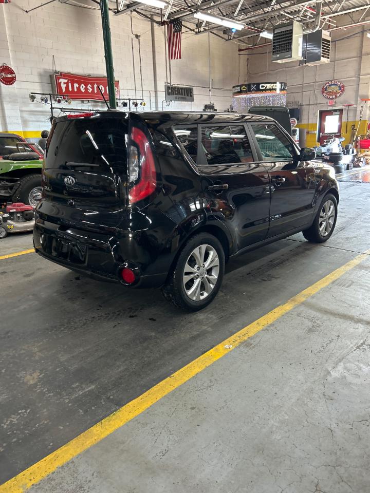 Kia Soul + w/Signature 2.0 Special Edition 2016