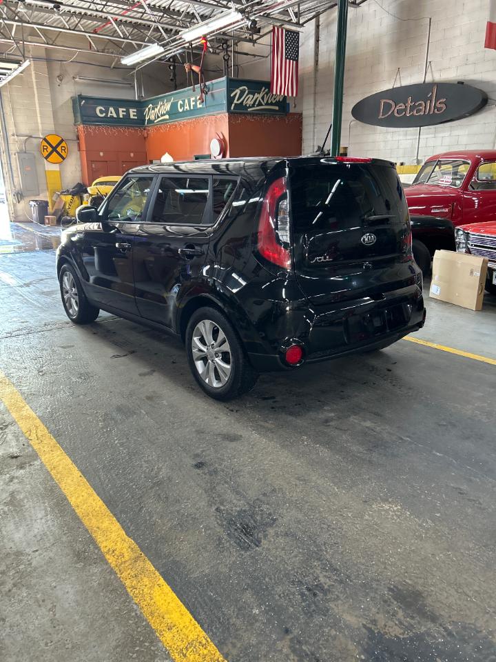 Kia Soul + w/Signature 2.0 Special Edition 2016
