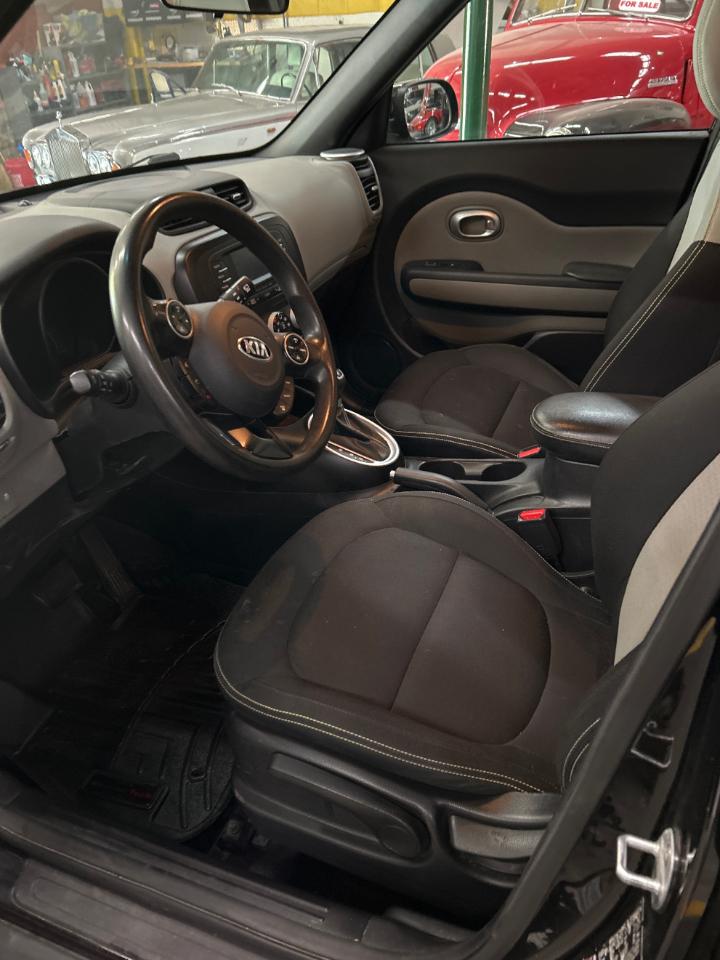 Kia Soul + w/Signature 2.0 Special Edition 2016