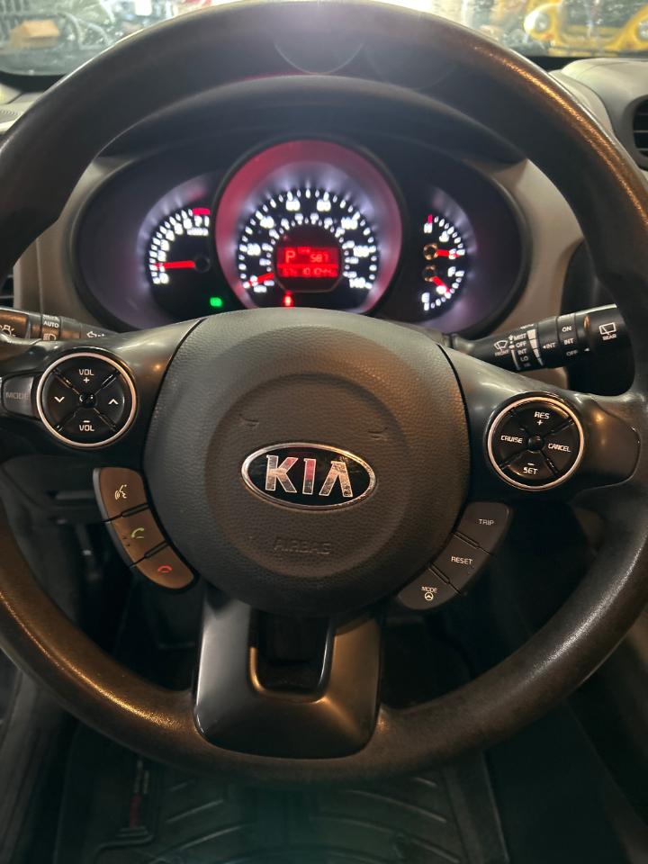 Kia Soul + w/Signature 2.0 Special Edition 2016
