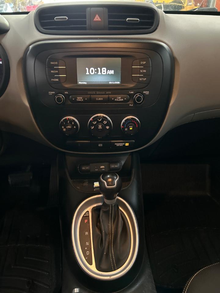 Kia Soul + w/Signature 2.0 Special Edition 2016