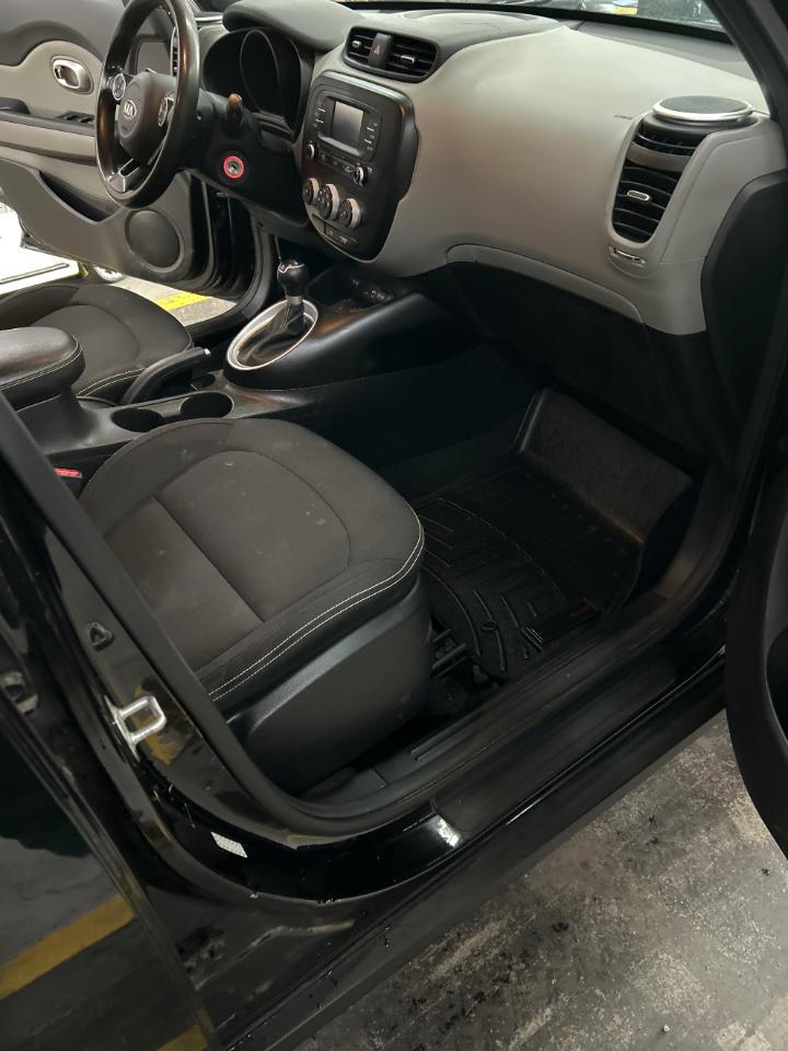 Kia Soul + w/Signature 2.0 Special Edition 2016