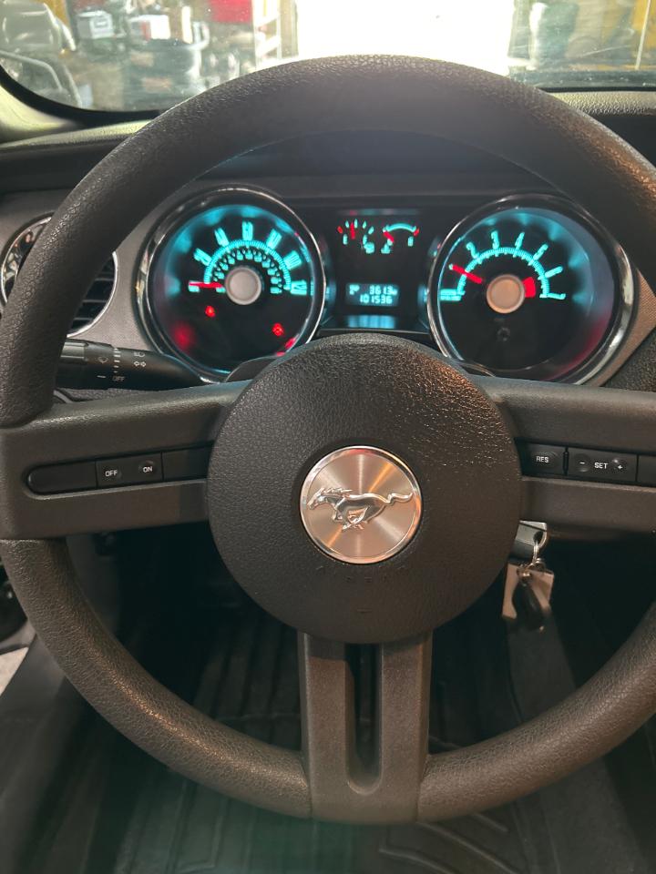 Ford Mustang V6 Coupe 2010