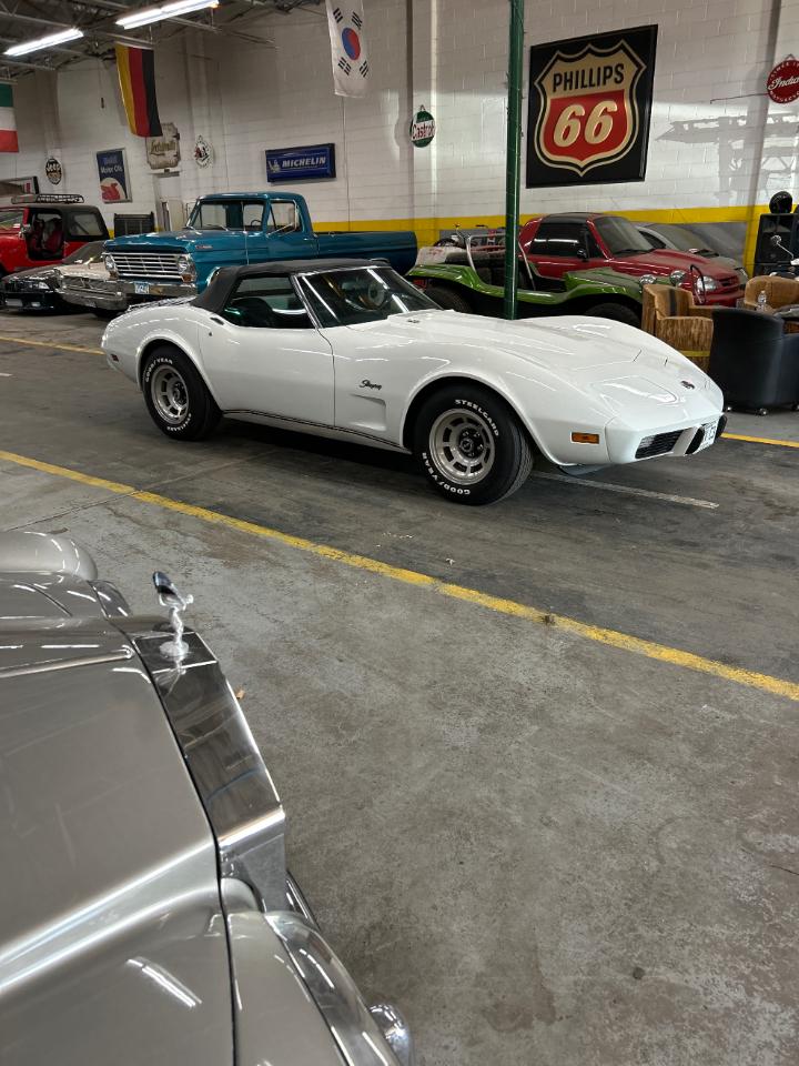 Chevrolet Corvette Convertible 1975