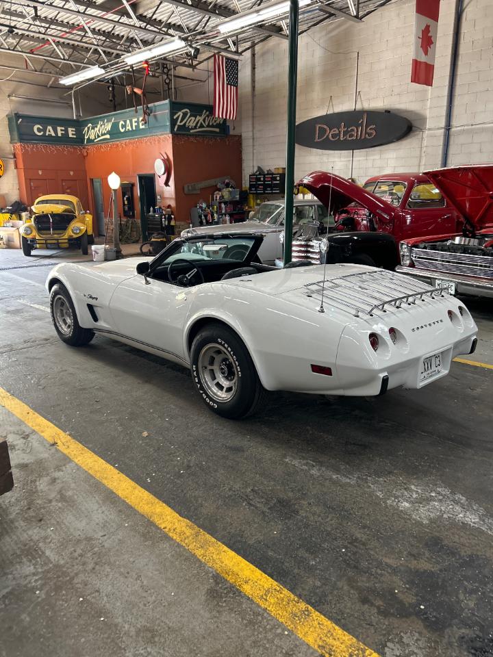 Chevrolet Corvette Convertible 1975