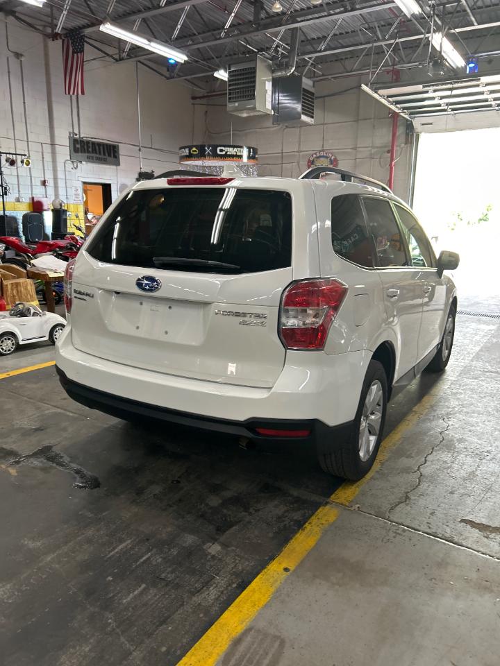 Subaru Forester 2.5i Premium PZEV CVT 2016