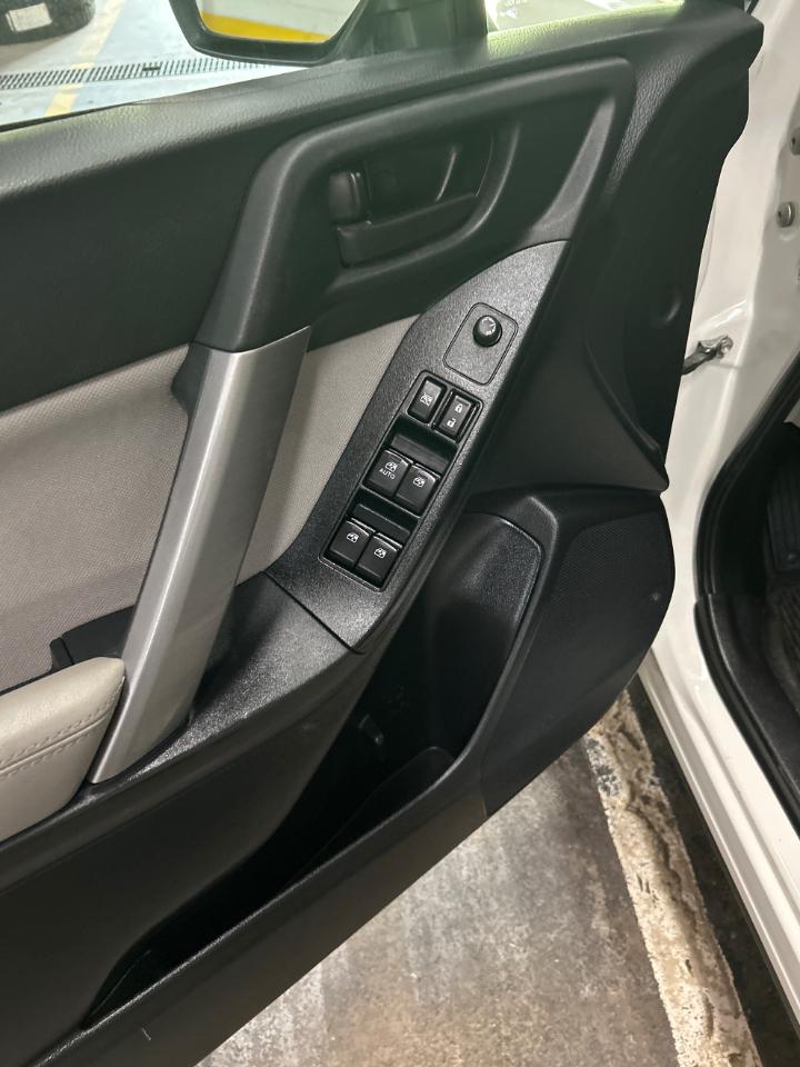 Subaru Forester 2.5i Premium PZEV CVT 2016