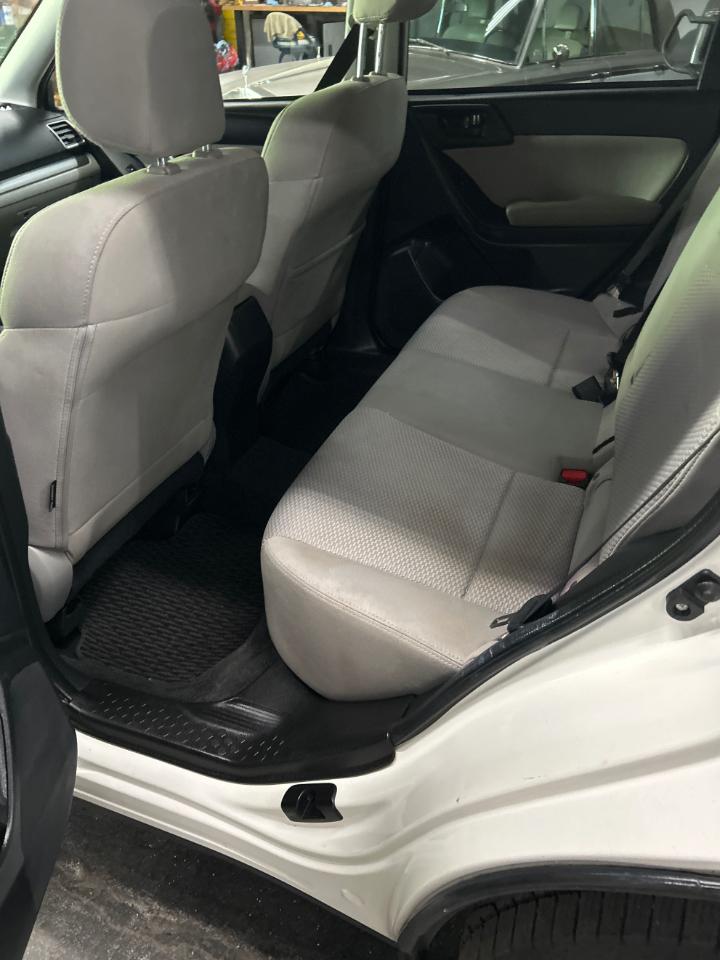 Subaru Forester 2.5i Premium PZEV CVT 2016