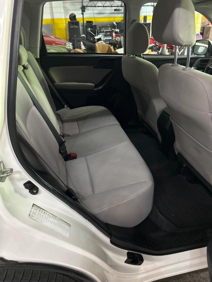 Subaru Forester 2.5i Premium PZEV CVT 2016