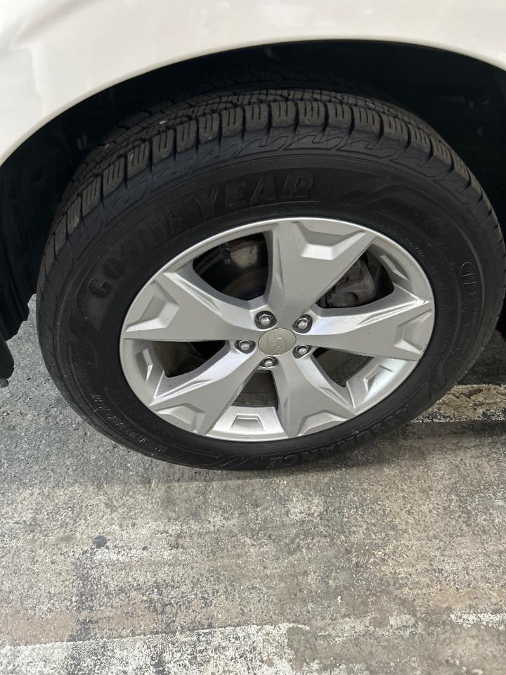 Subaru Forester 2.5i Premium PZEV CVT 2016