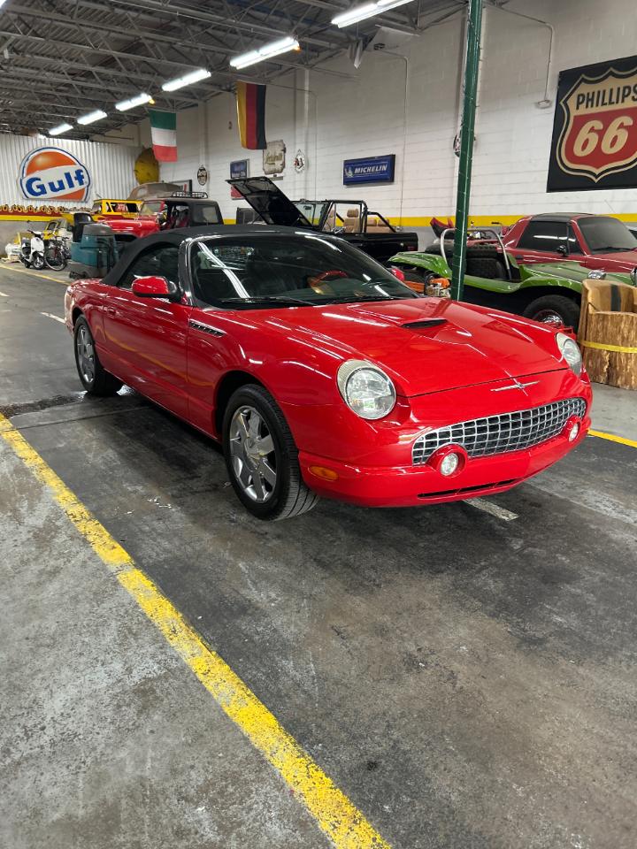 Ford Thunderbird Deluxe 2002