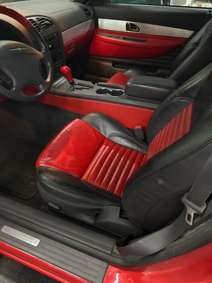 Ford Thunderbird Deluxe 2002