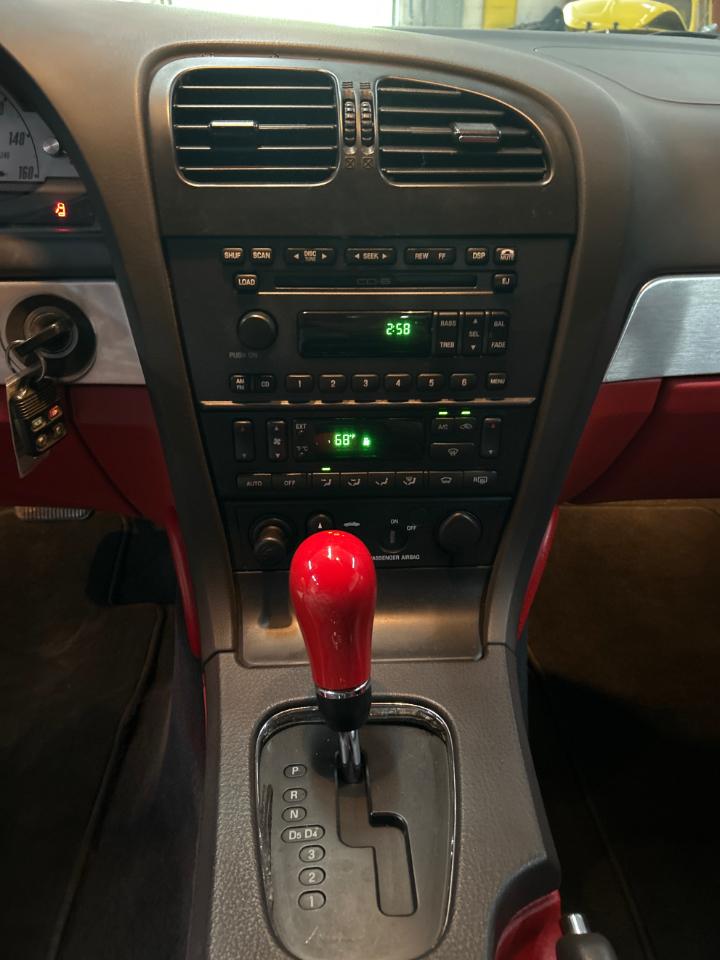 Ford Thunderbird Deluxe 2002