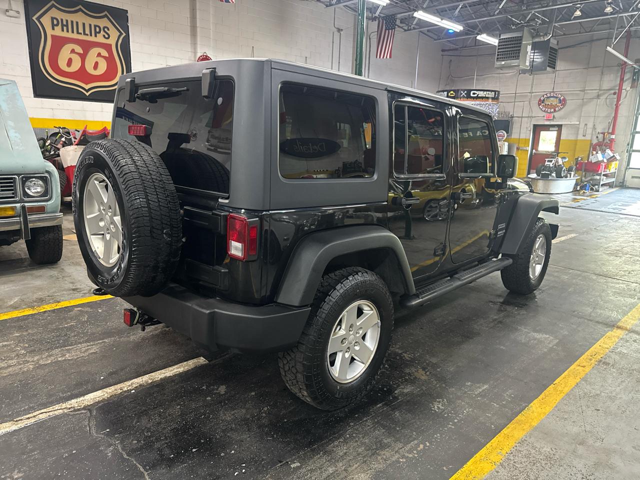 Jeep Wrangler Unlimited Sport 4WD 2012