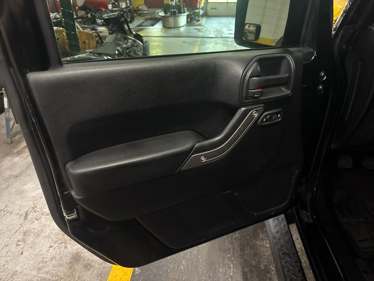 Jeep Wrangler Unlimited Sport 4WD 2012
