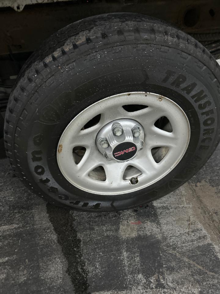 GMC Sierra 1500 Base Long Box 2WD 2017