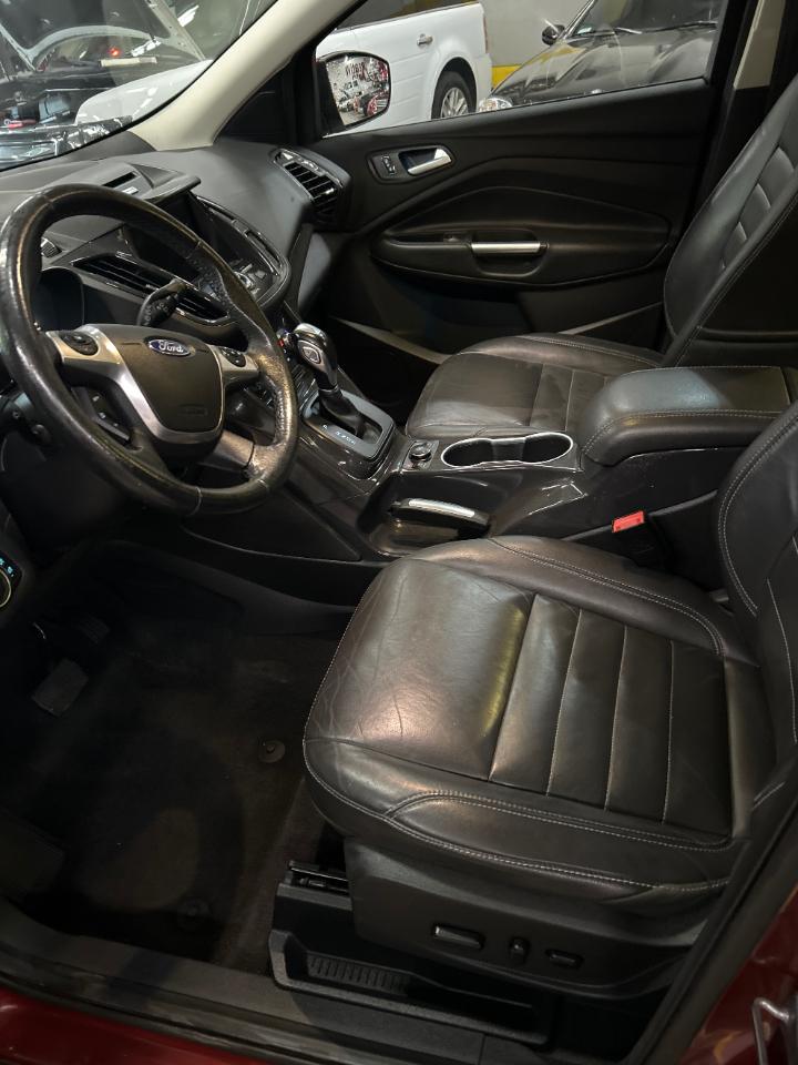 Ford Escape Titanium 4WD 2016