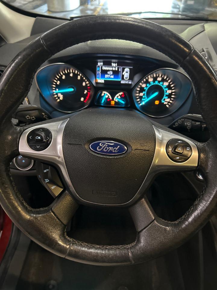 Ford Escape Titanium 4WD 2016