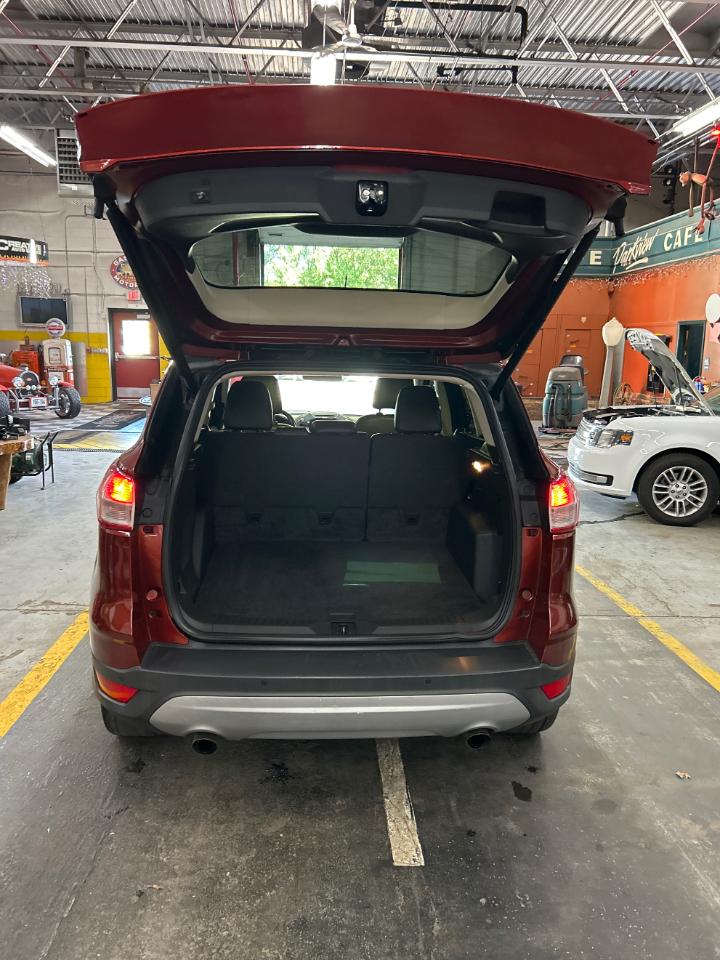 Ford Escape Titanium 4WD 2016