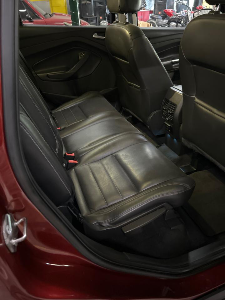 Ford Escape Titanium 4WD 2016