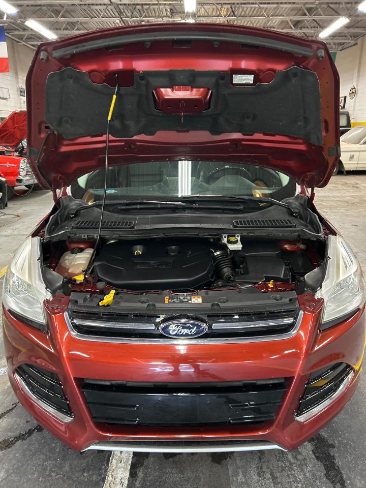 Ford Escape Titanium 4WD 2016
