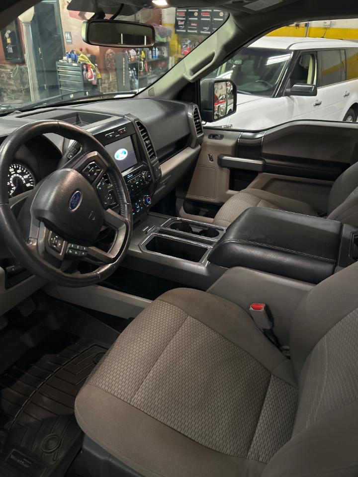 Ford F-150 4WD SuperCrew 145" XLT 2017