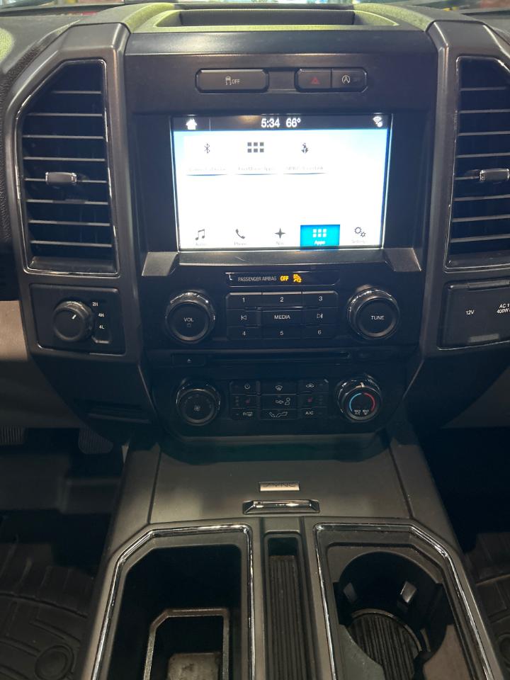 Ford F-150 4WD SuperCrew 145" XLT 2017