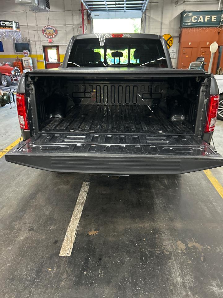 Ford F-150 4WD SuperCrew 145" XLT 2017