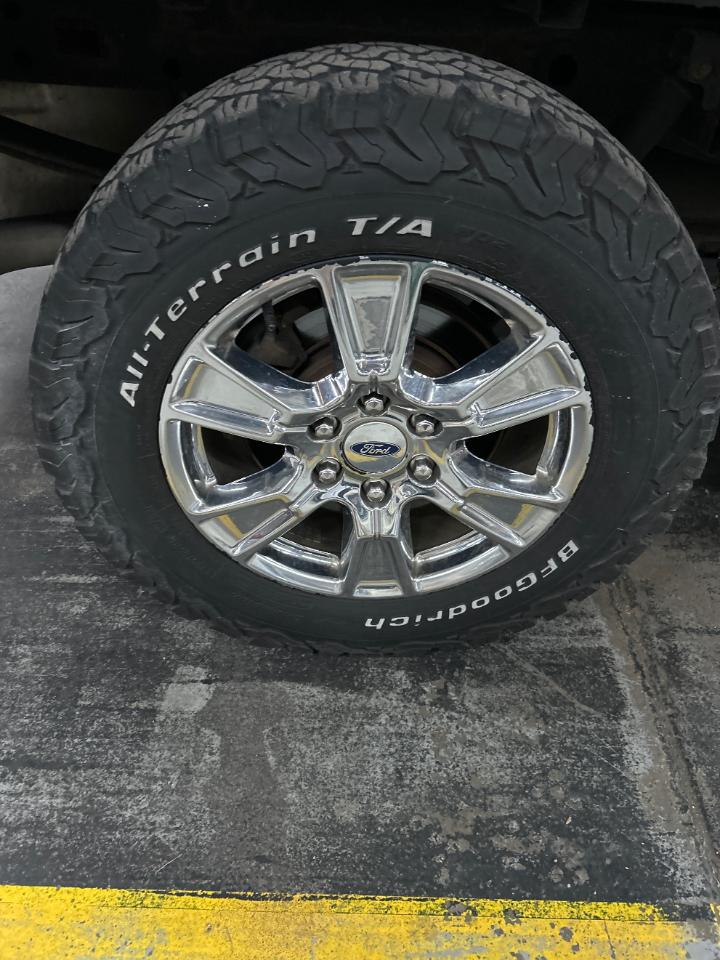 Ford F-150 4WD SuperCrew 145" XLT 2017
