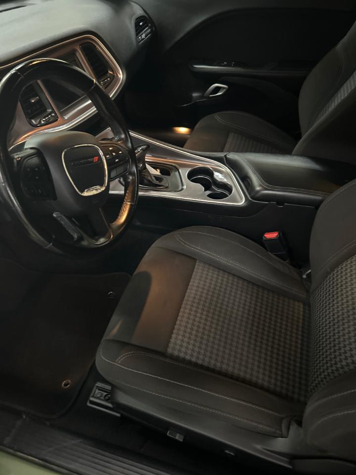 Dodge Challenger SXT AWD 2021