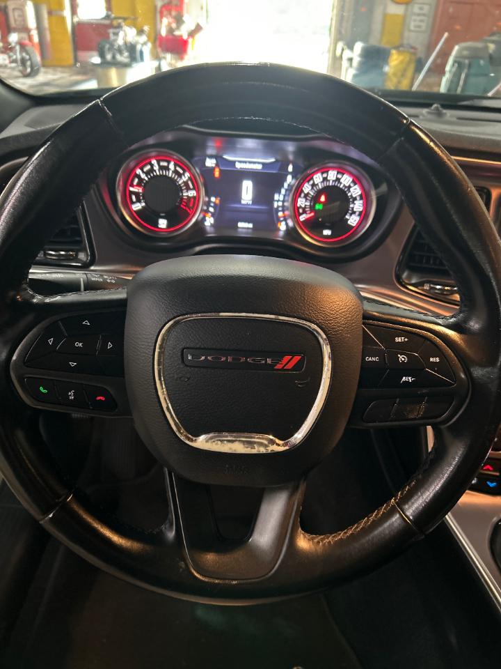 Dodge Challenger SXT AWD 2021