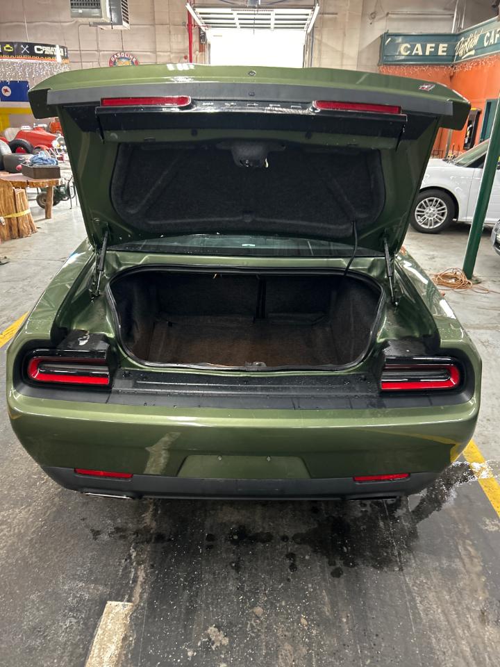 Dodge Challenger SXT AWD 2021