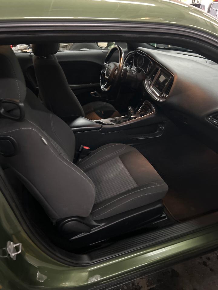 Dodge Challenger SXT AWD 2021