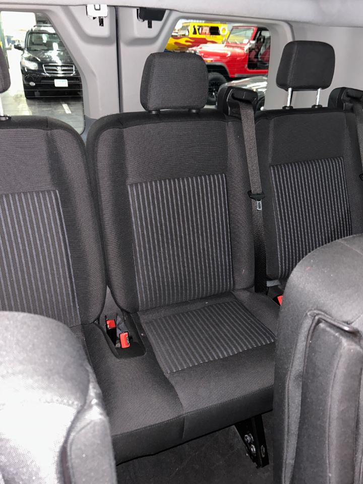 Ford Transit 150 Wagon Low Roof XL w/Sliding Pass. 130-in. WB 2017