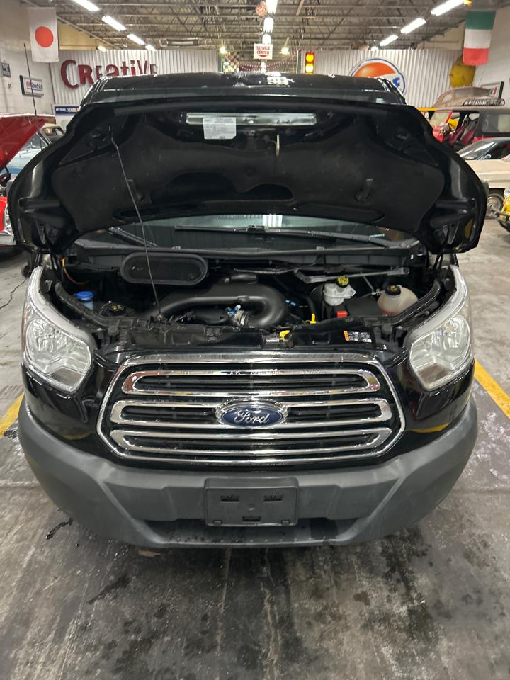 Ford Transit 150 Wagon Low Roof XL w/Sliding Pass. 130-in. WB 2017